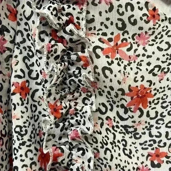 Cato Leopard Print Floral Ruffle Top Size Large - Picture 3 of 3